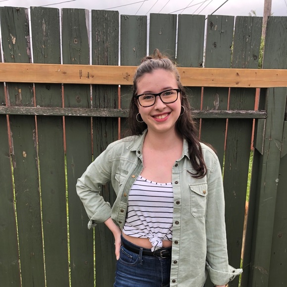 Meet your Posher, Gaby - Picture 1 of 1